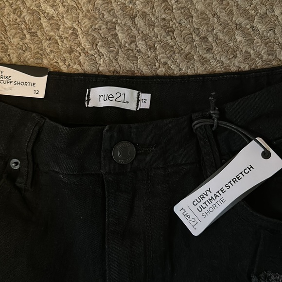 Rue 21 Distressed Curvy High Rise Shorts - Picture 2 of 3